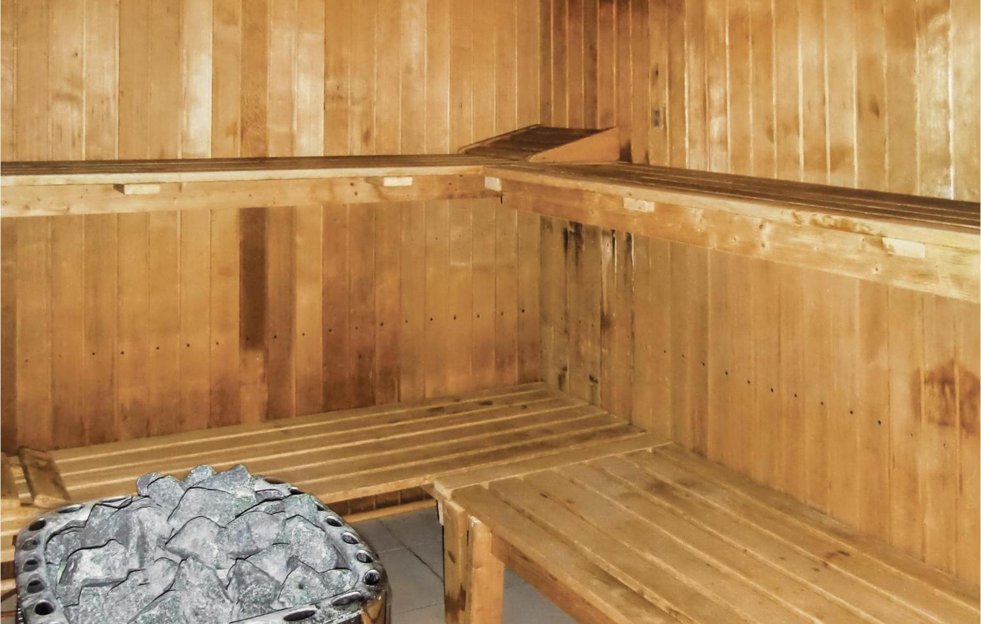 Amazing Home In Kolczewo With Sauna エクステリア 写真